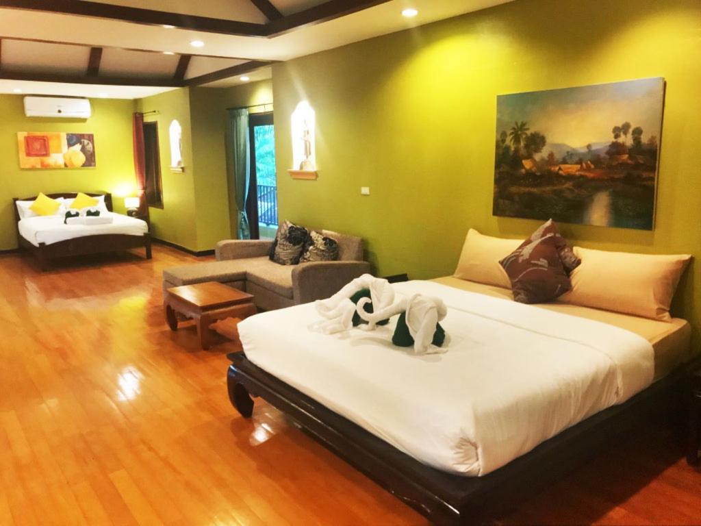 Villa Chaya Khao Lak Eksteriør bilde