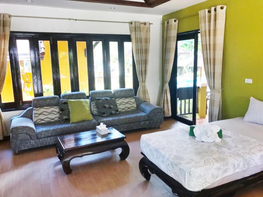 Villa Chaya Khao Lak Eksteriør bilde