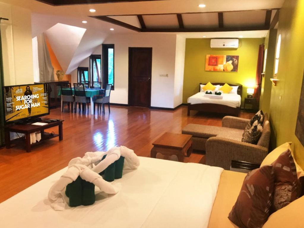 Villa Chaya Khao Lak Eksteriør bilde