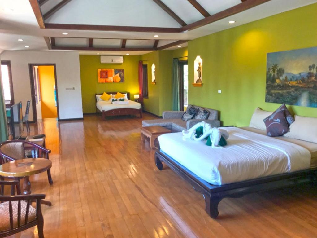 Villa Chaya Khao Lak Eksteriør bilde