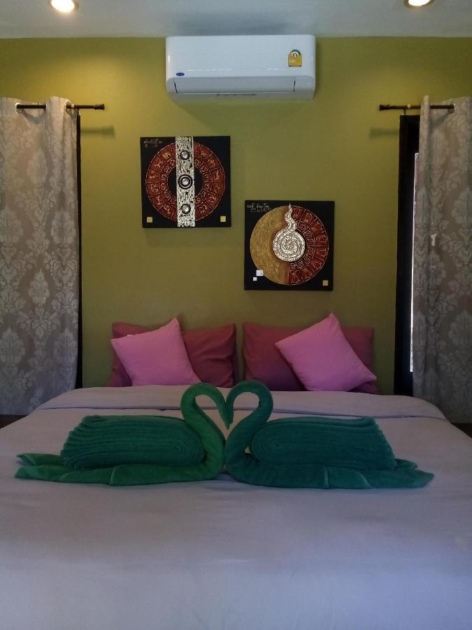 Villa Chaya Khao Lak Eksteriør bilde