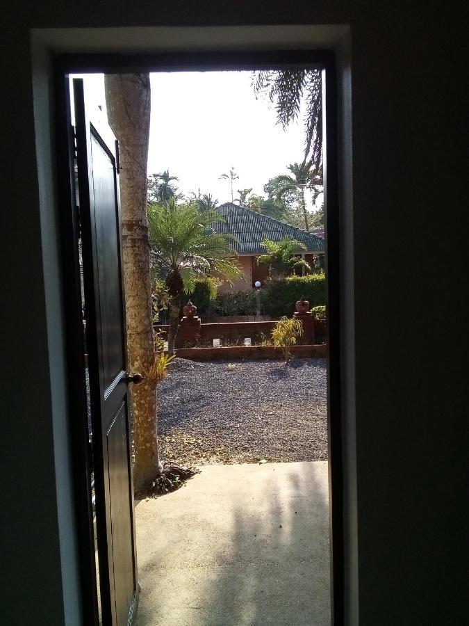 Villa Chaya Khao Lak Eksteriør bilde